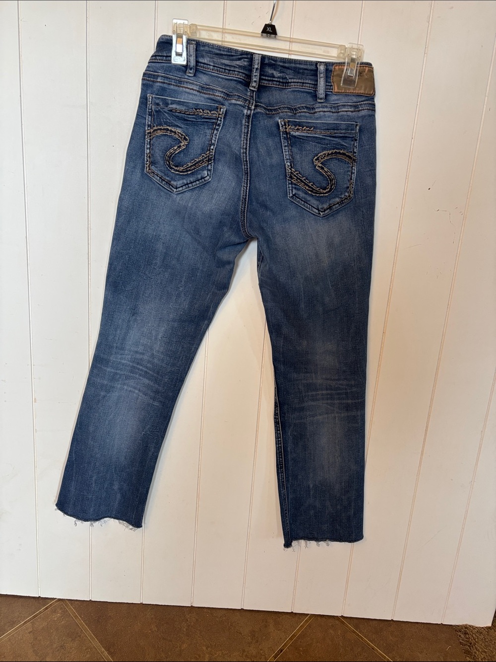 Silver suki cropped jeans! Size 31